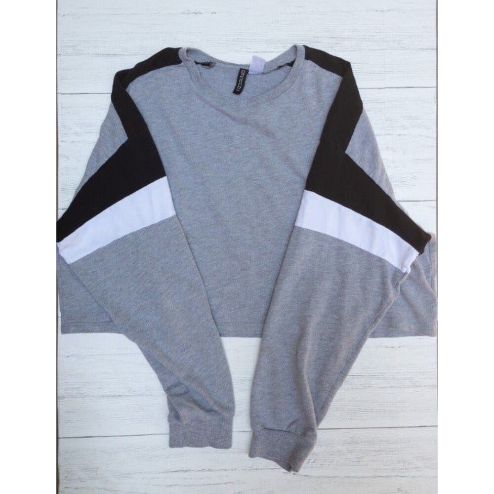H&M Divided Color block cropped Sweatshirt Sz XL